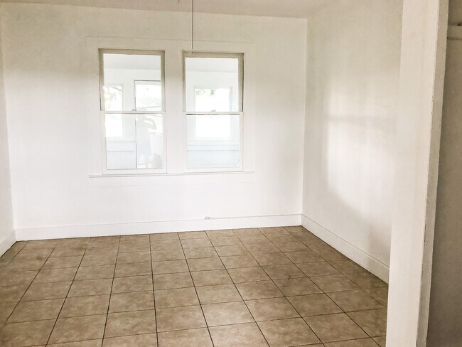 Building Photo - 12852 Florida Ave