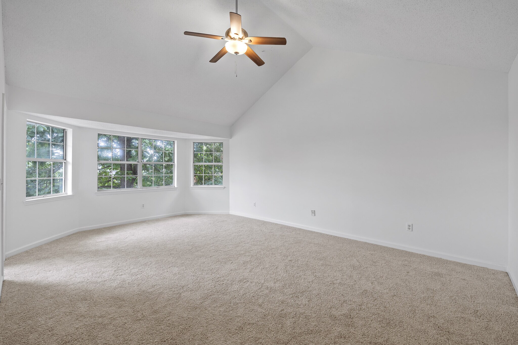 Master - 224 N Brent Dr