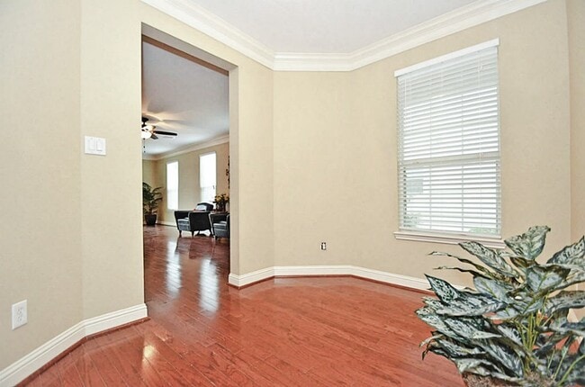 Building Photo - 12225 Medina Lake Dr