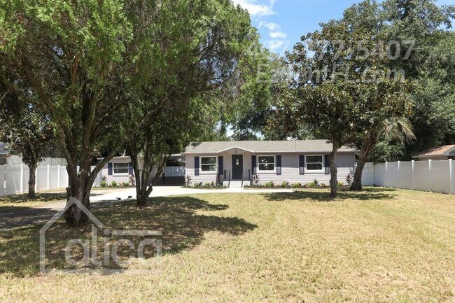 Building Photo - 135 W Chesley Ave