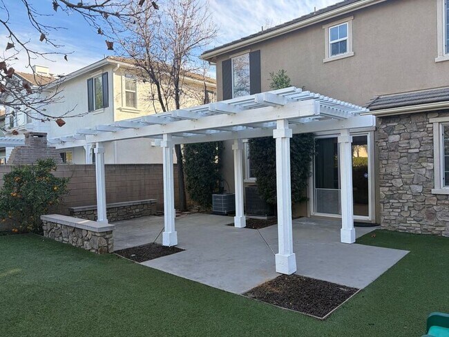 Building Photo - 46172 Pinon Pine Way