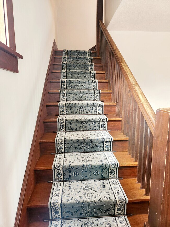 Building Photo - 1404 Grove St