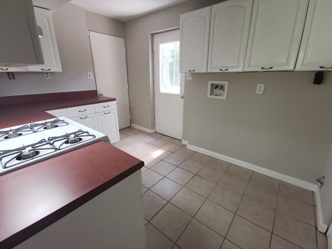 Building Photo - 250 Sheringham Dr