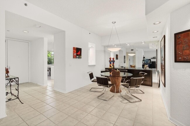 Building Photo - 2512 Coco Plum Blvd