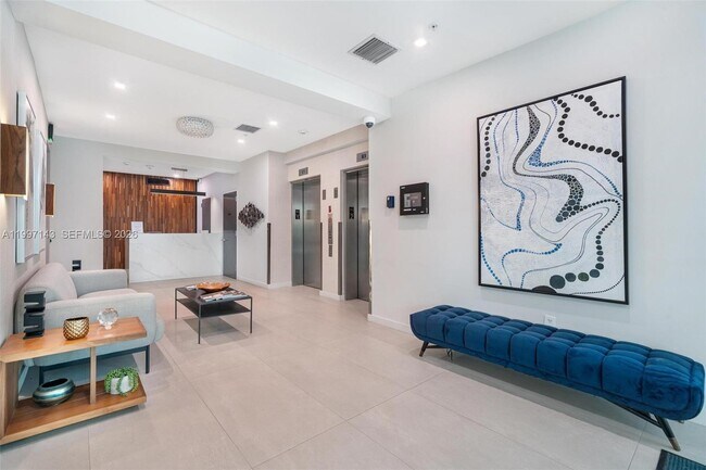 Building Photo - 226 Ocean Dr