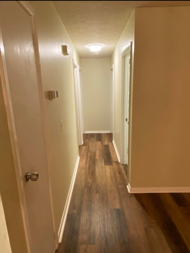 Building Photo - 3957 S Ventura Ave