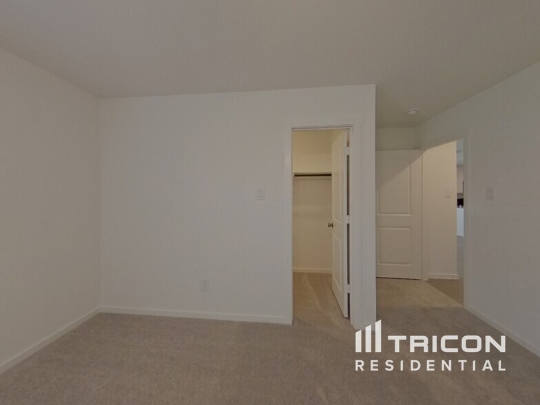 Building Photo - 10720 Cowhide Ln