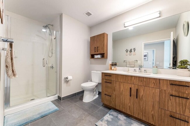 Building Photo - 25 Christopher Columbus Dr