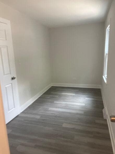 Building Photo - 13709 S School St