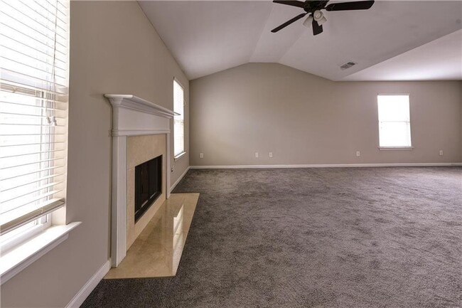 Building Photo - 635 Moonlight Way