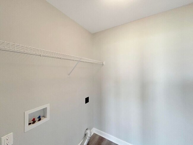 Building Photo - 3720 Rasco Hills Dr