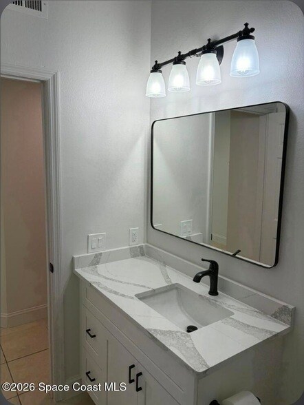 Building Photo - 1747 Sophias Dr