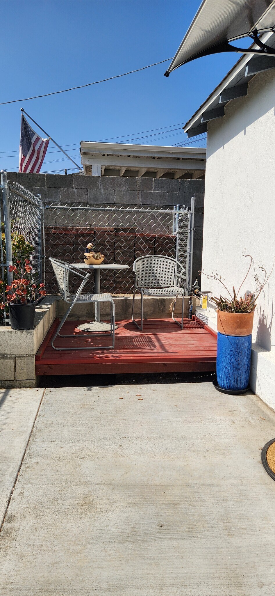 Private patio - 5614 Riverton Ave