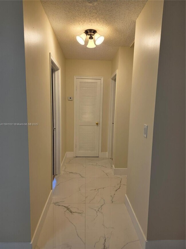 Building Photo - 2526 Taylor St