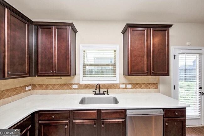 Building Photo - 2375 Walker Dr