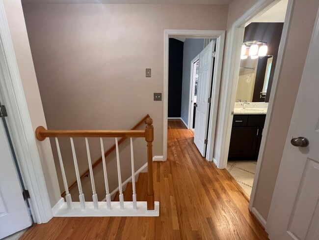 Building Photo - 1093 Wintergreen Ln