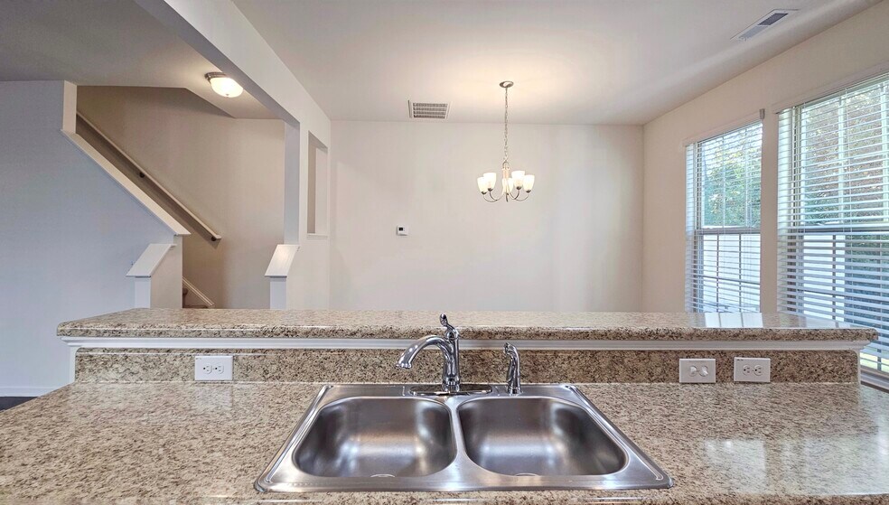 Building Photo - 90 W Grove Point Dr