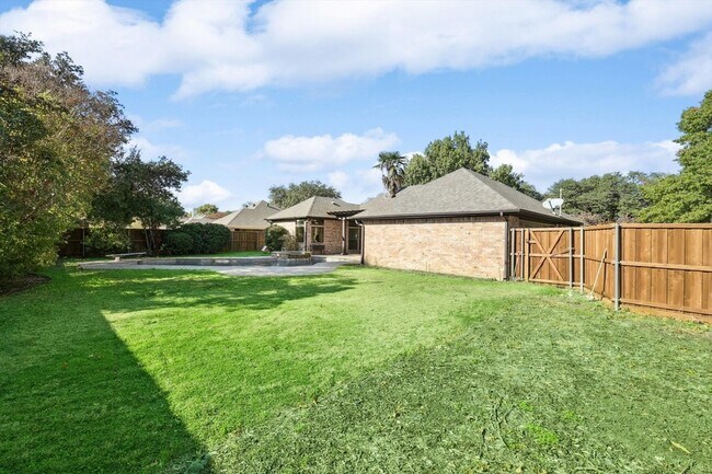 Building Photo - 6814 Hyacinth Ln