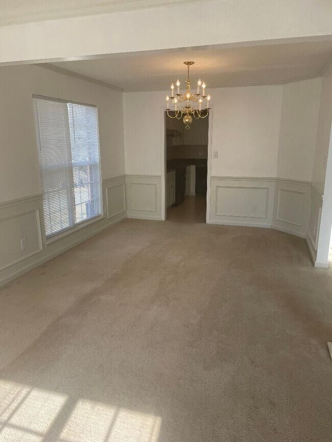 Building Photo - Spacious home in nice Evans neighborhood  ...