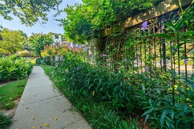 Building Photo - 56 Finch Trail NE