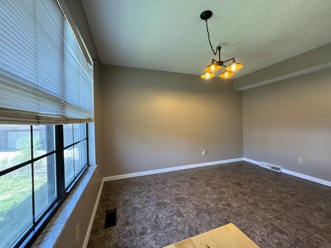 Building Photo - 1317 Perry Ave