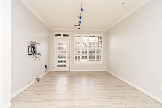 Building Photo - 2 Bed 2 Bath Condo in Westbriar Condominiums