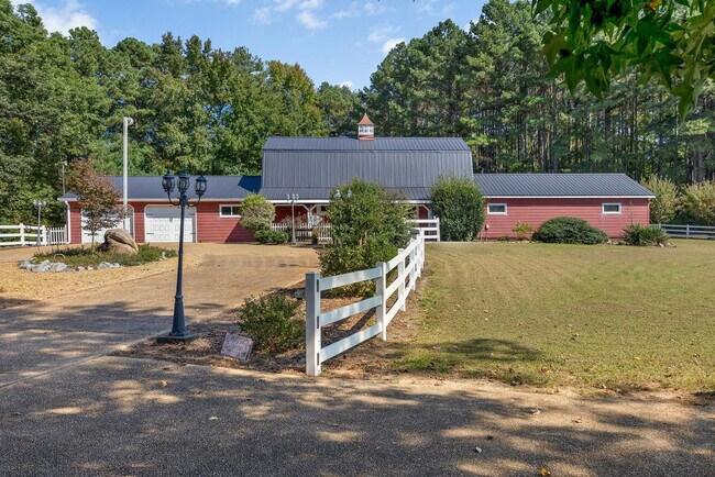 Building Photo - 1058 Pine Log Rd