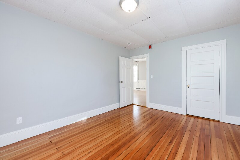 Building Photo - 327 High St