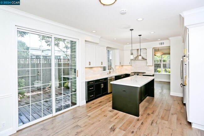 Building Photo - 1079 River Rock Lane