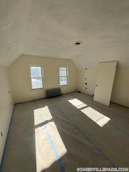 Building Photo - 25 Warner St