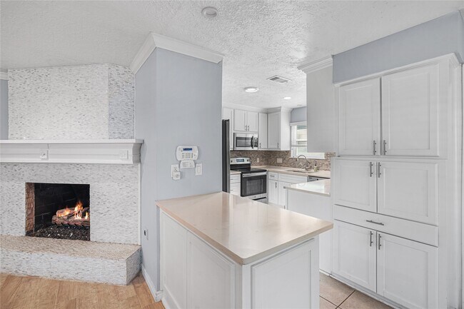 Building Photo - 6002 McKnight St