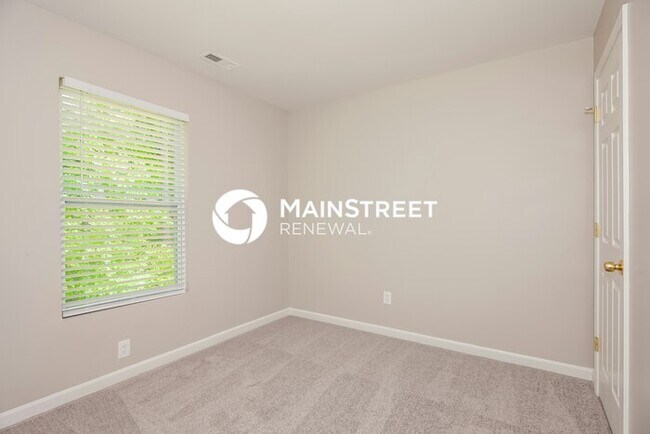 Building Photo - 4 Bedroom Pet-Friendly Home in Charlotte, ...