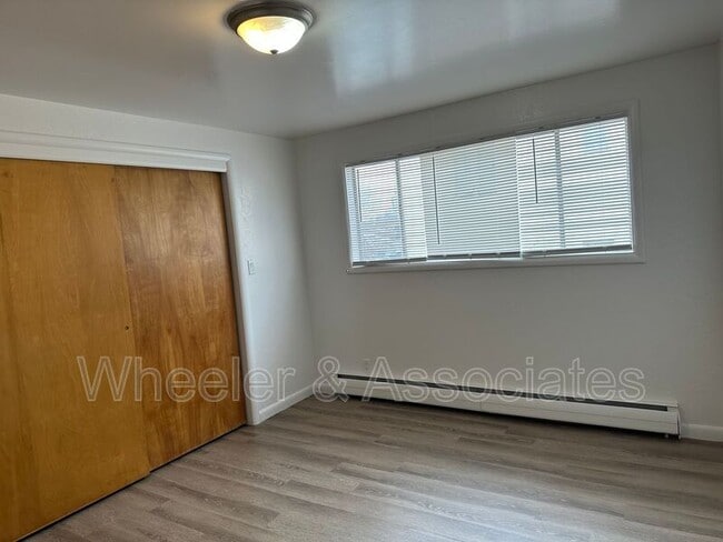 Building Photo - 827 23rd St