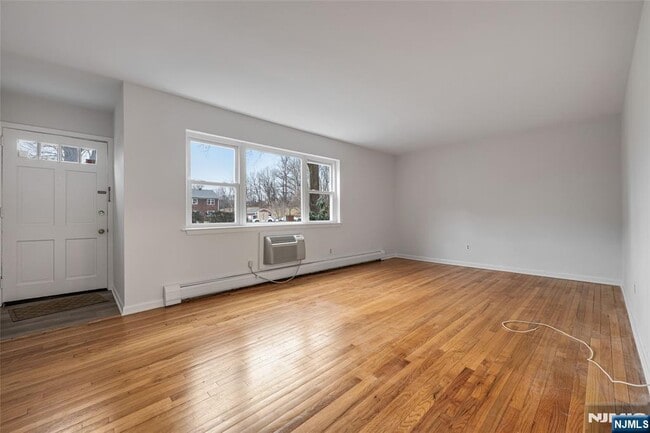 Building Photo - 121 Regency