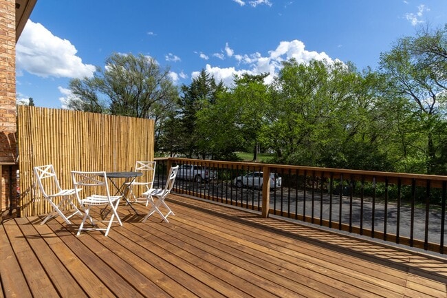 Building Photo - 340 Twykingham Pl