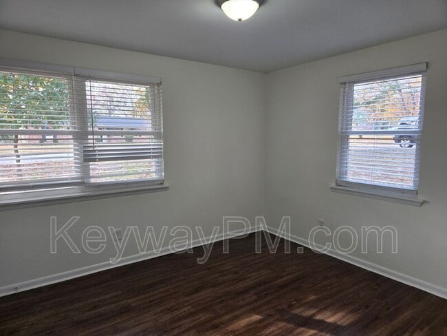 Building Photo - 3327 Cockatoo Rd