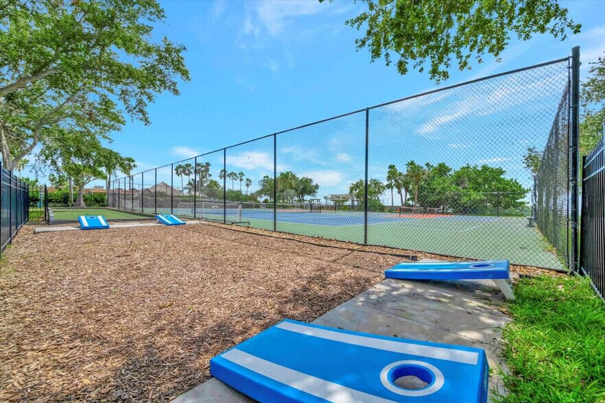 Building Photo - 611 Destiny Dr