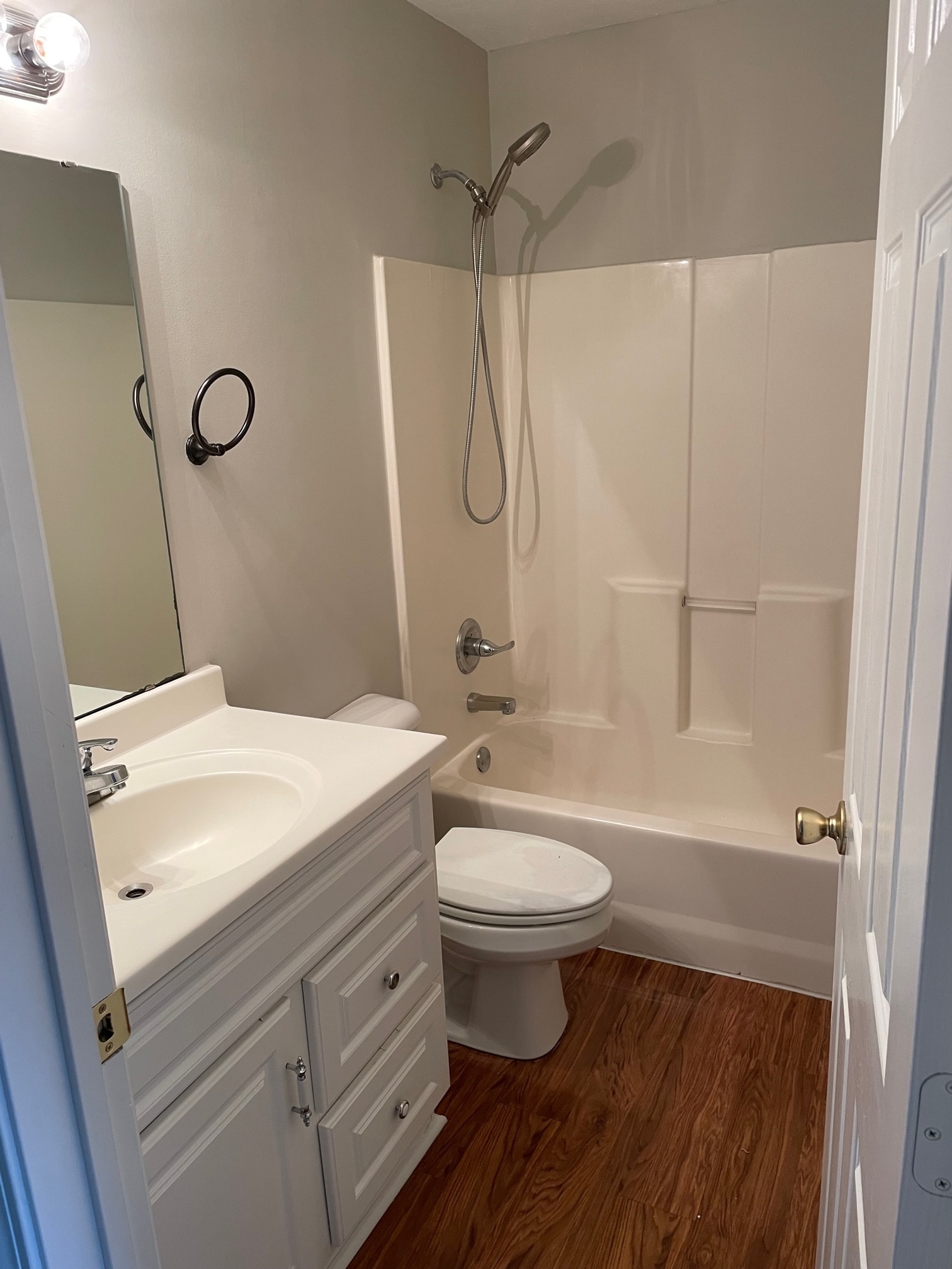 Building Photo - 10770 N Park Ave