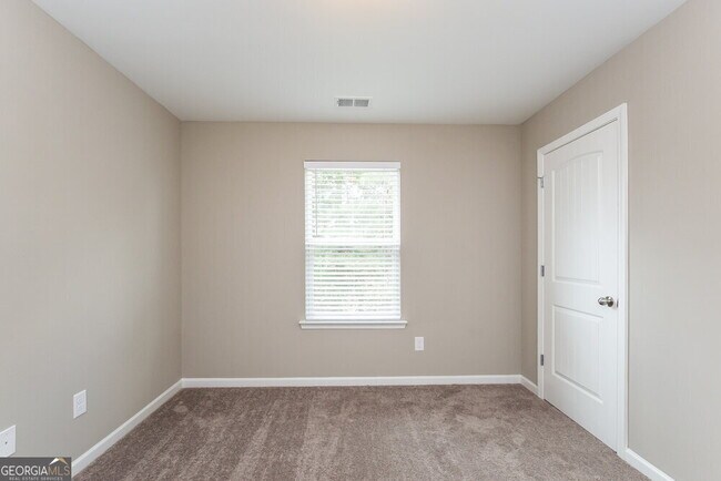 Building Photo - 542 Fieldcrest Dr