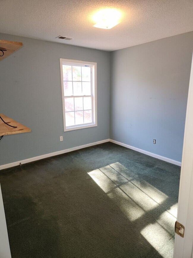 Building Photo - Great West Georgia Rental