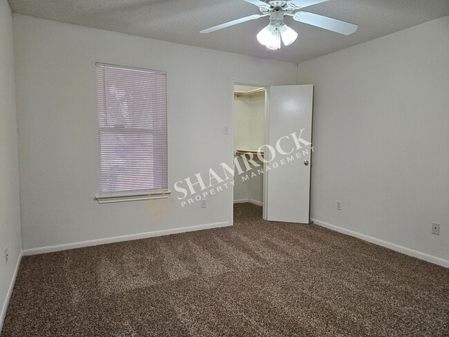 Building Photo - Cougar Ridge Duplex