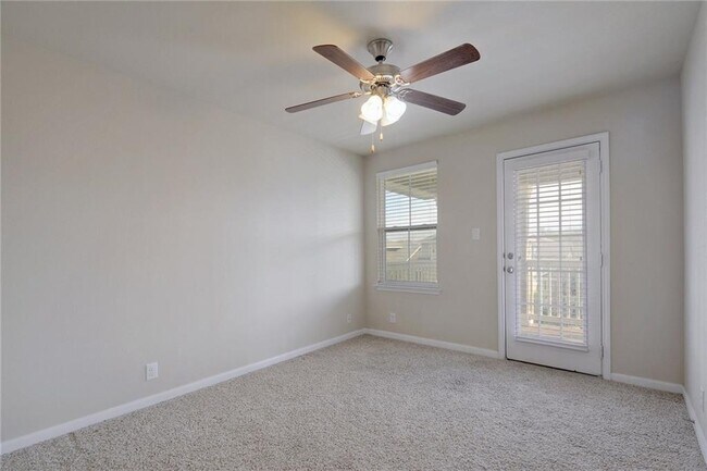 Building Photo - 8528 White Ibis Dr