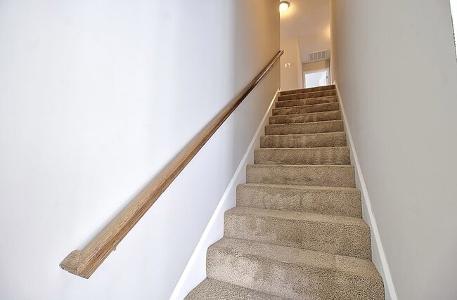 Building Photo - 771 Live Oak Church Rd