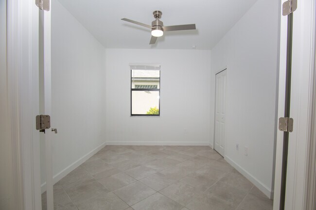 Building Photo - 5512 Sapphire Stone Cv