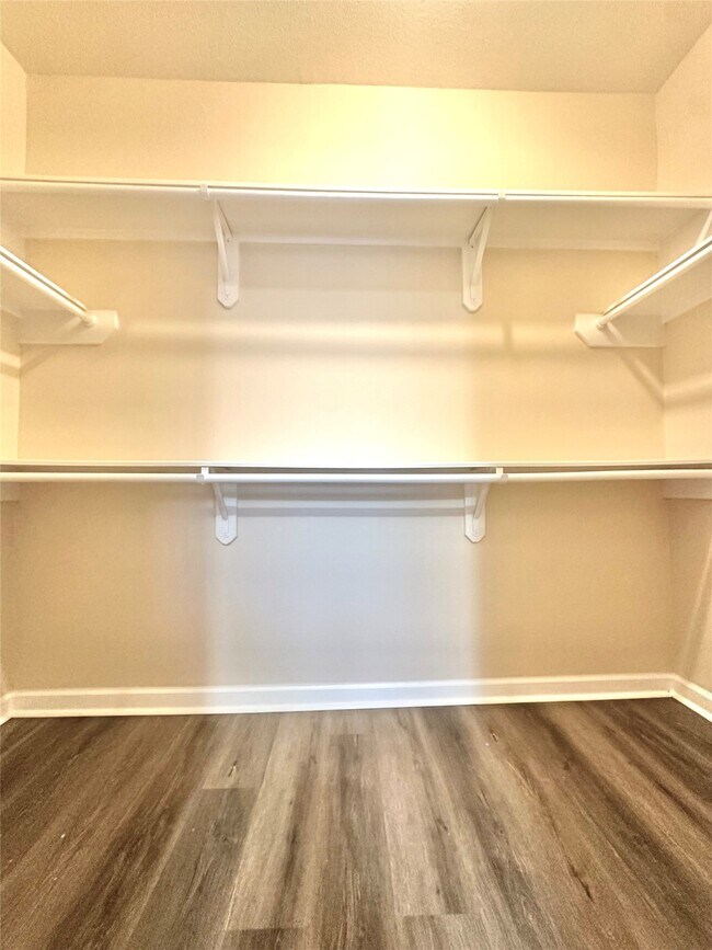 Building Photo - 6611 W Sam Houston Pkwy S