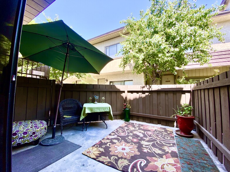 spacious patio - 15059 Sherman Way