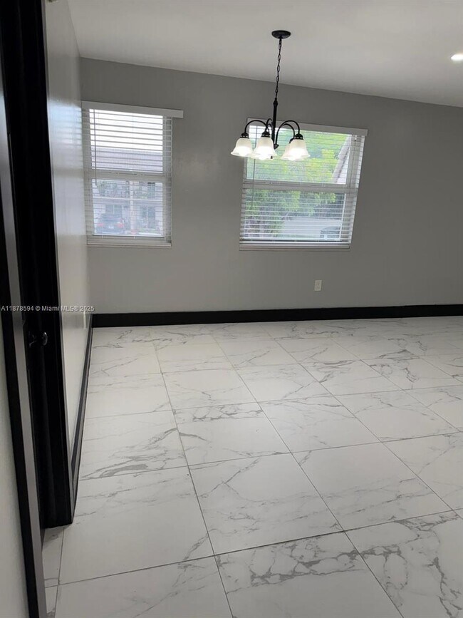 Building Photo - 6921 SW 129th Ave