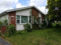 Building Photo - 410 S Villa Ave