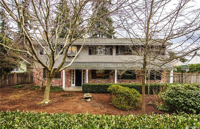 Primary Photo - 2222 Evergreen Point Rd