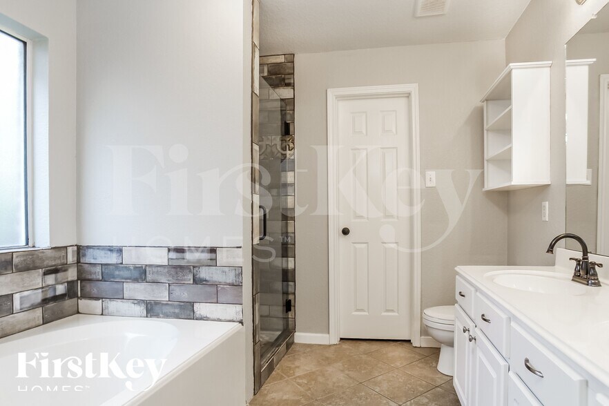 Building Photo - 21538 Forest Colony Dr